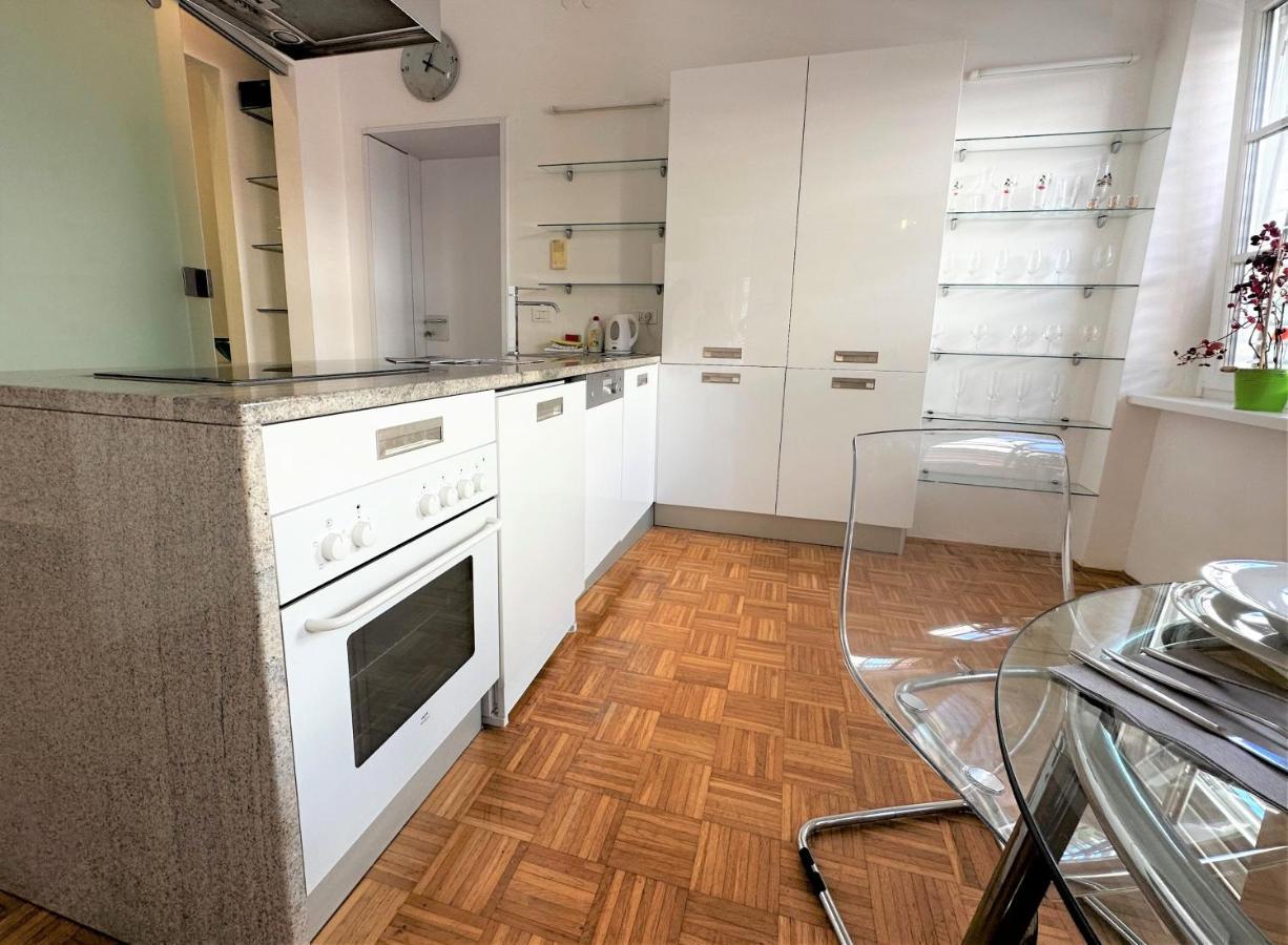 Charming Starry Night Apartment Liubliana Exterior foto